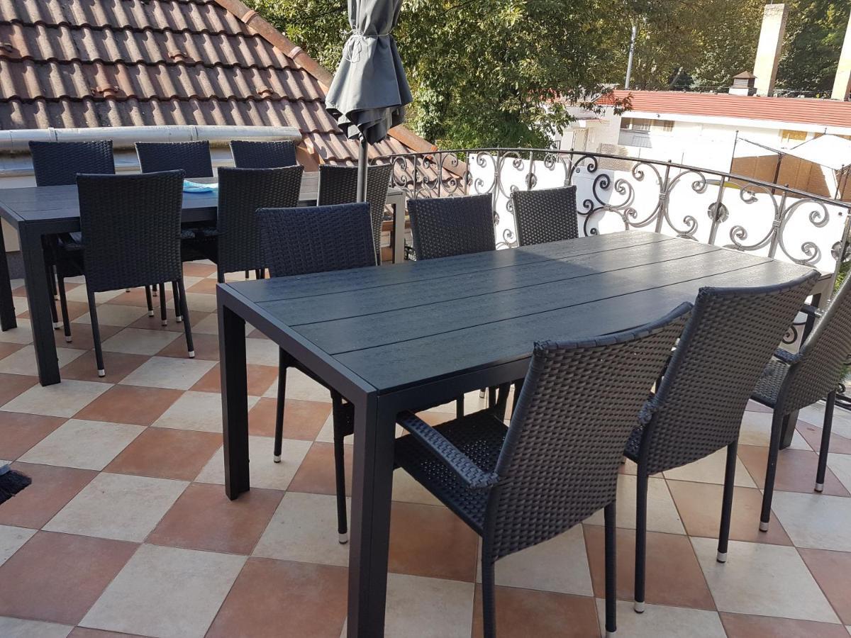 The Corner House Panzio Hotel Tata Ngoại thất bức ảnh