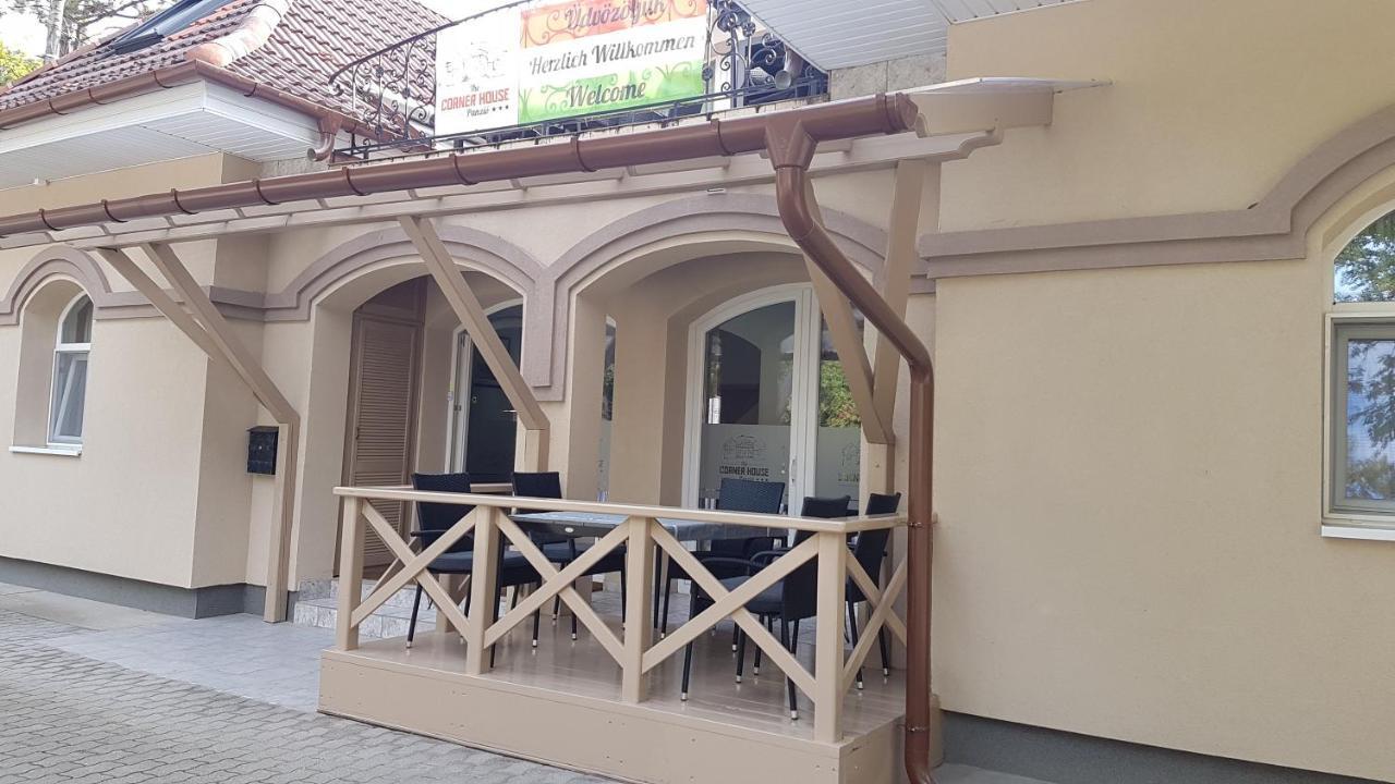 The Corner House Panzio Hotel Tata Ngoại thất bức ảnh
